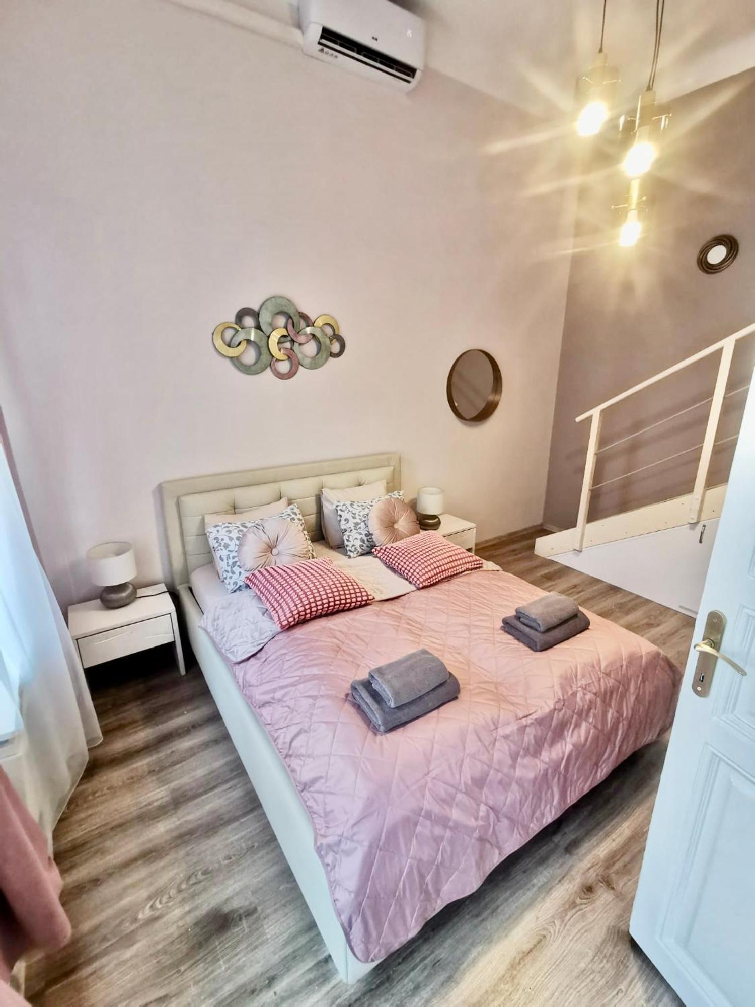 Goldcentral Apartment Comfort Budapest Exterior photo